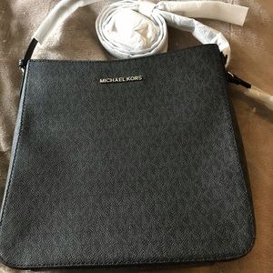 MK Jet Setter Large Messenger (Black)